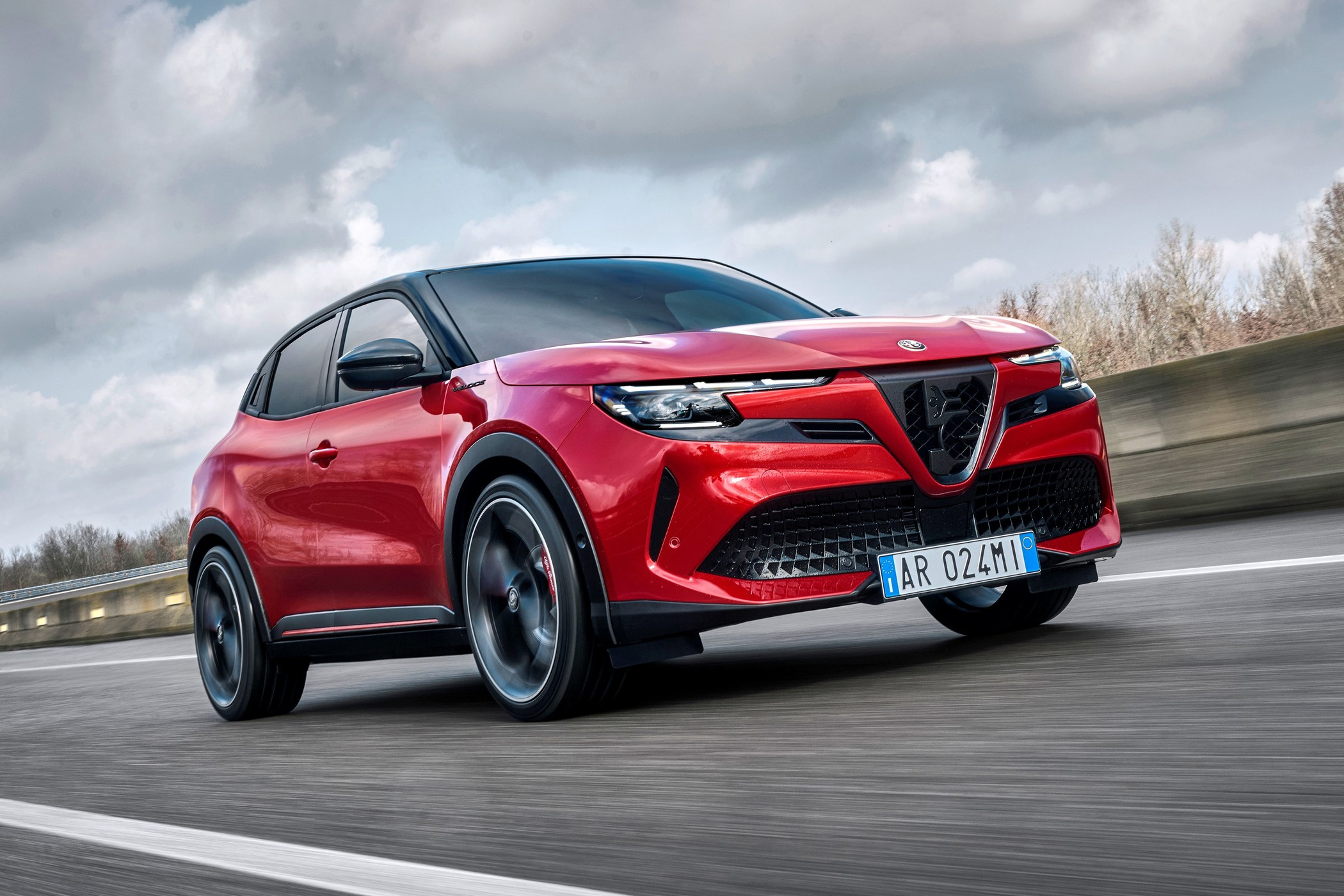 Alfa Romeo Junior Veloce будет мощнее, чем ожидалось: 280 «лошадей» вместо  240 - КОЛЕСА.ру – автомобильный журнал