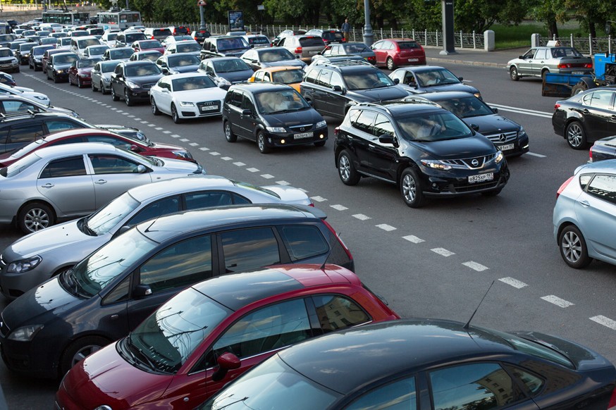 Запрет на въезд для неэкологичных машин: всем автомобилям в РФ хотят присвоить экокласс