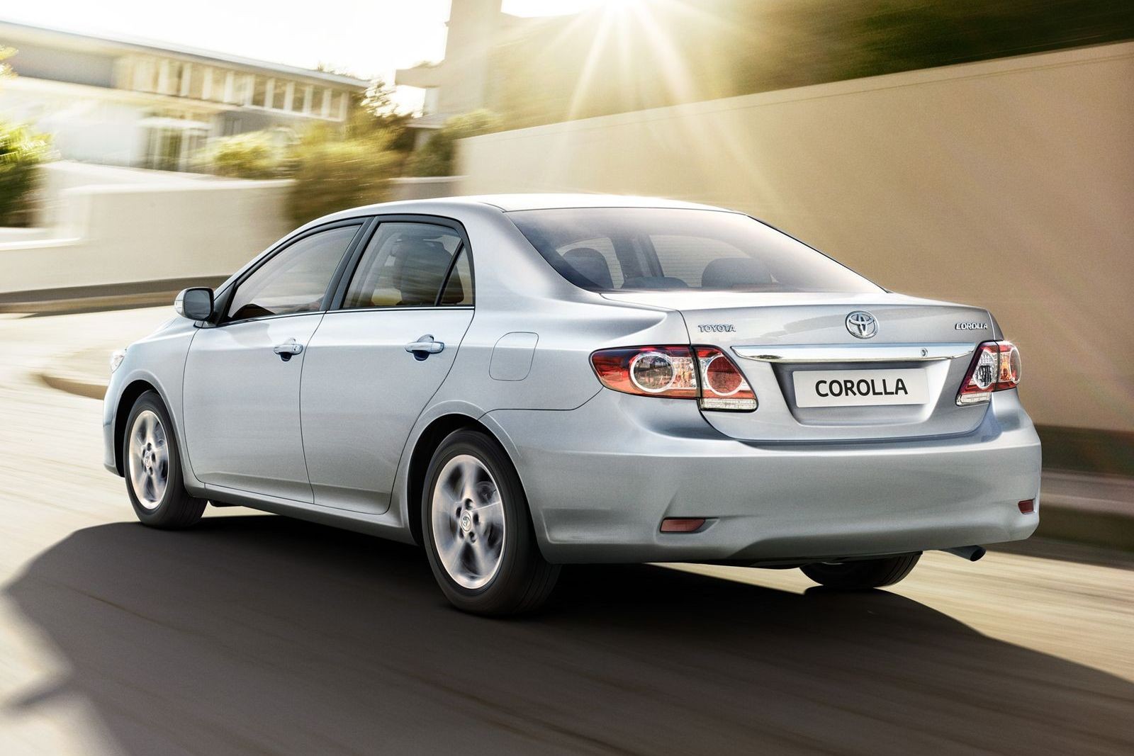 Универсал Toyota Corolla: два литра для избранных — Авторевю