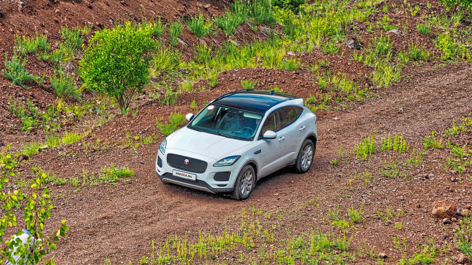 Jaguar E-Pace белый