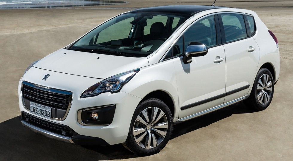 На фото: Peugeot 3008 первого поколения. Кросс новой генерации вышел на рынок РФ в июле 2017-го