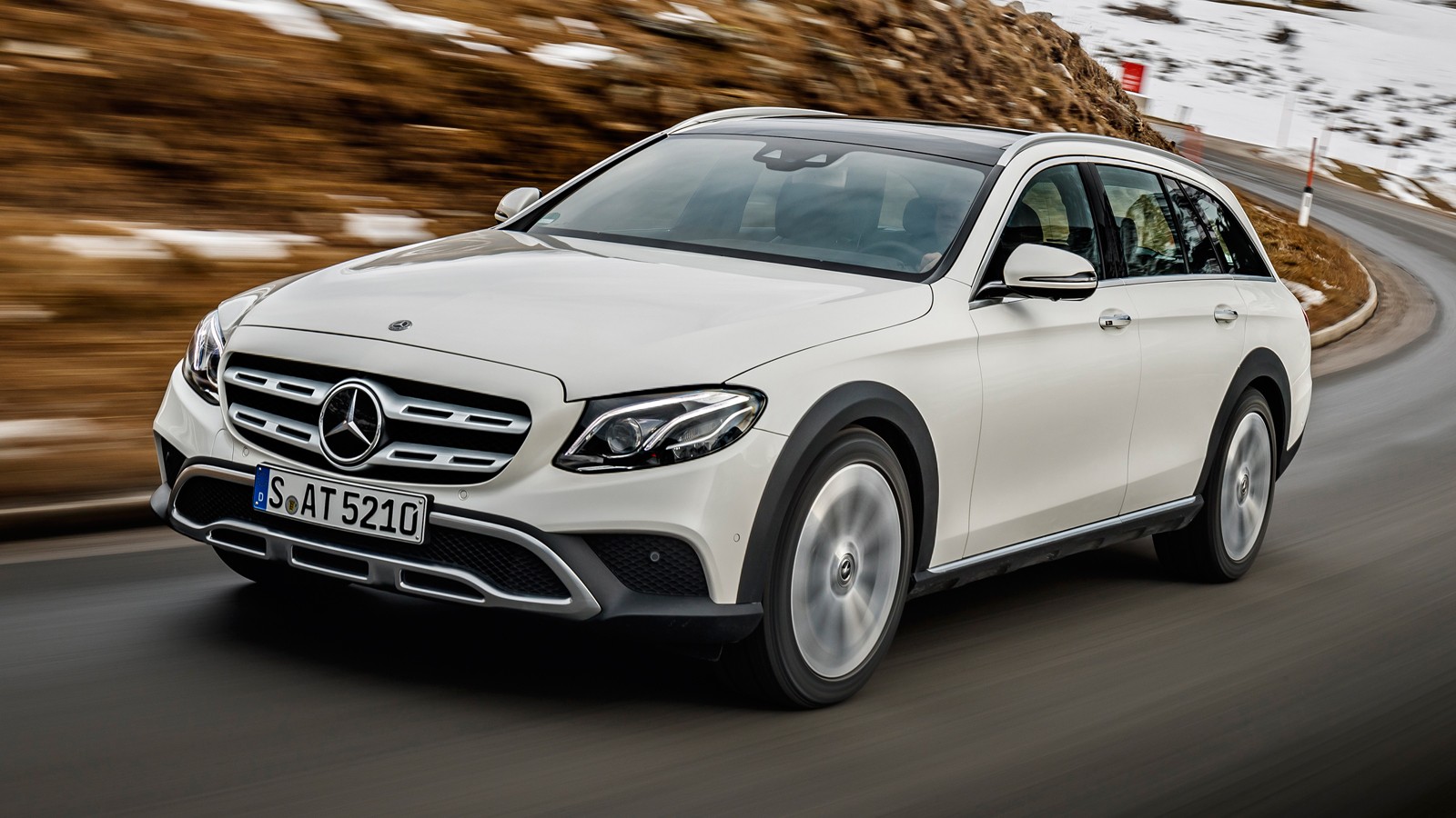 На фото: Mercedes-Benz E-Class All-Terrain