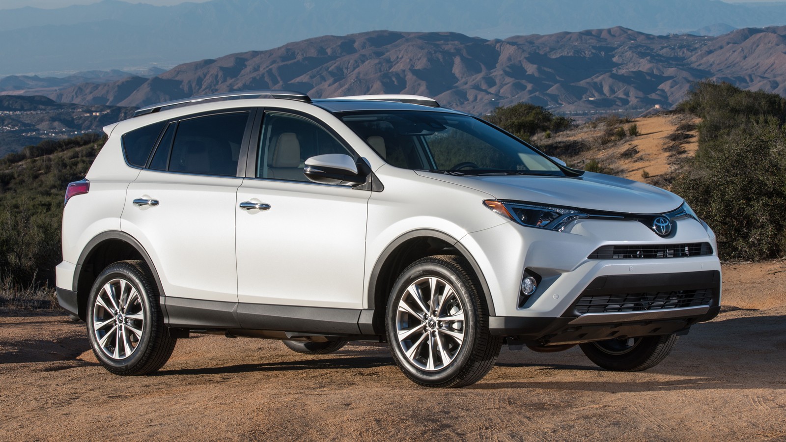 На фото: Toyota RAV4