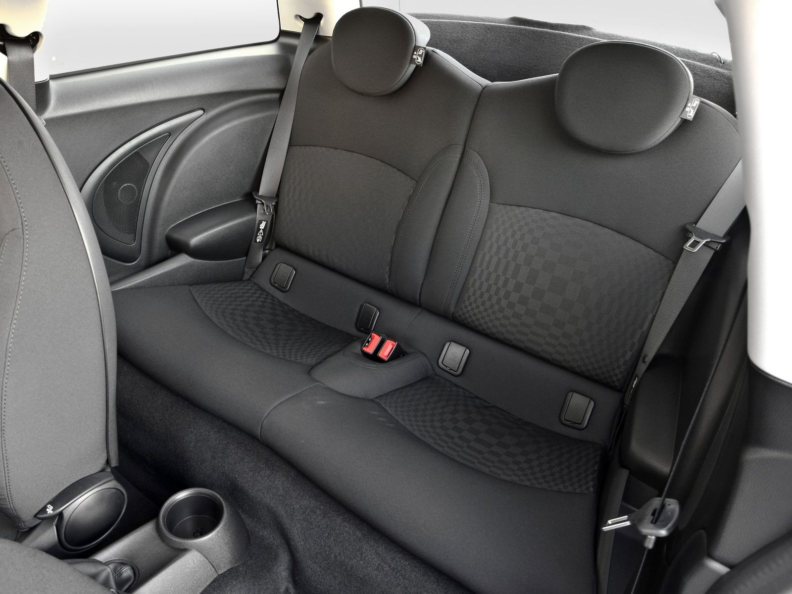 5 причин покупать и не покупать Mini Hatch 2-го поколения
