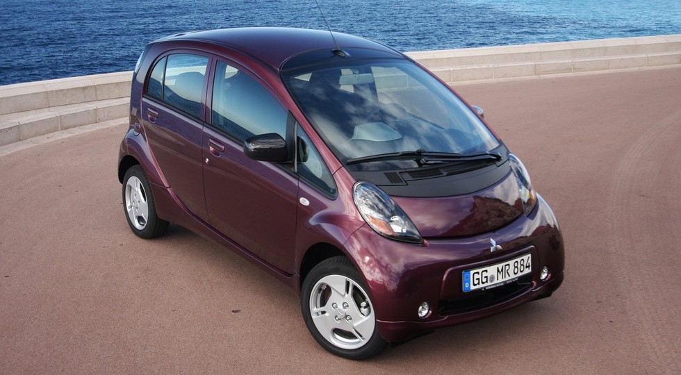 На фото: Mitsubishi i-MiEV