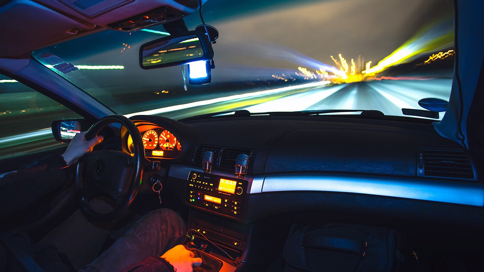 driving-933281_1920789789789789