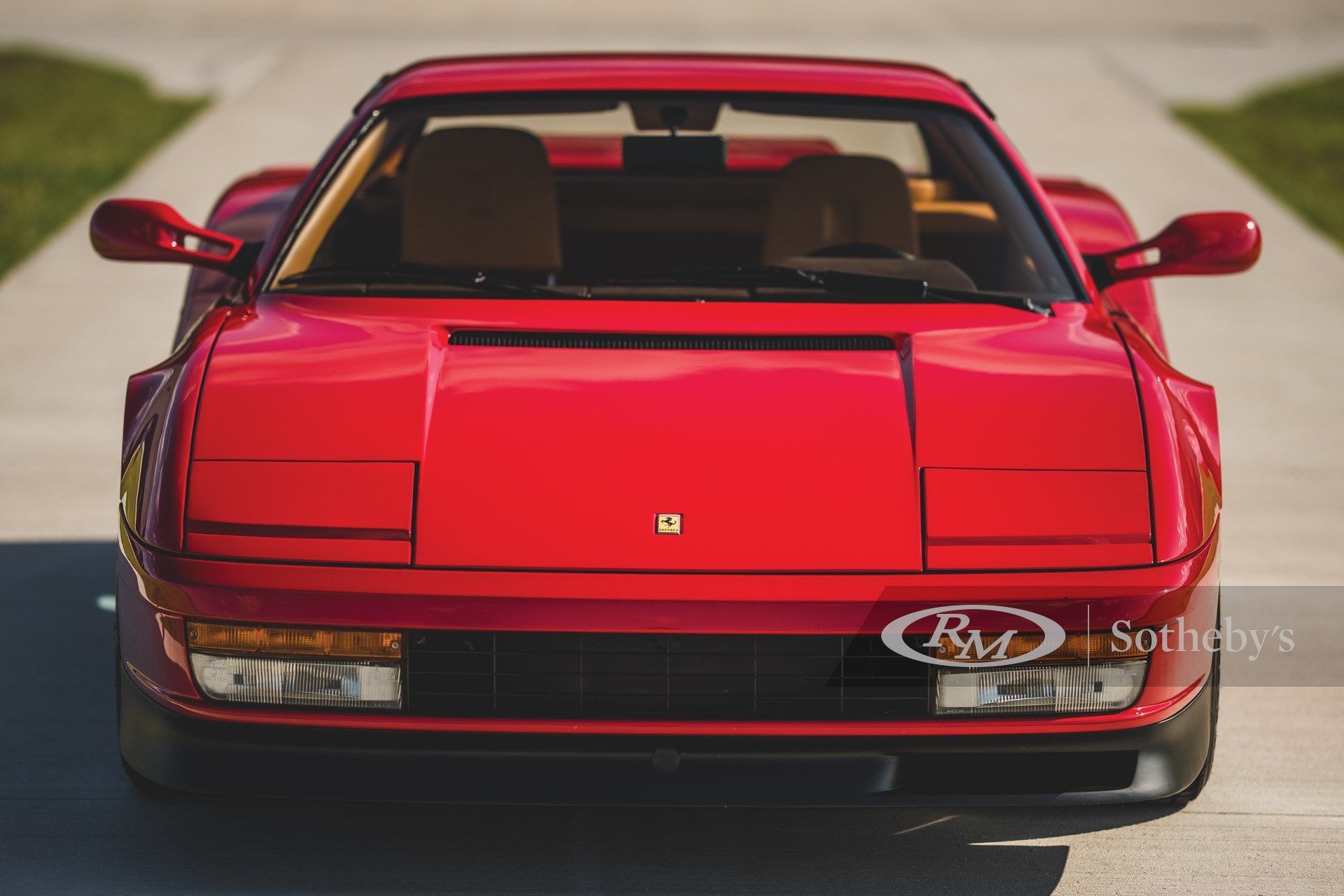 Легендарная Ferrari Testarossa с маленьким пробегом выставлена на продажу