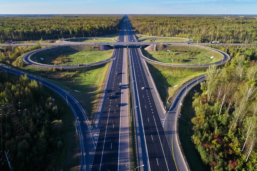 В России появятся новые платные дороги. С увеличением скорости на трассах придётся подождать