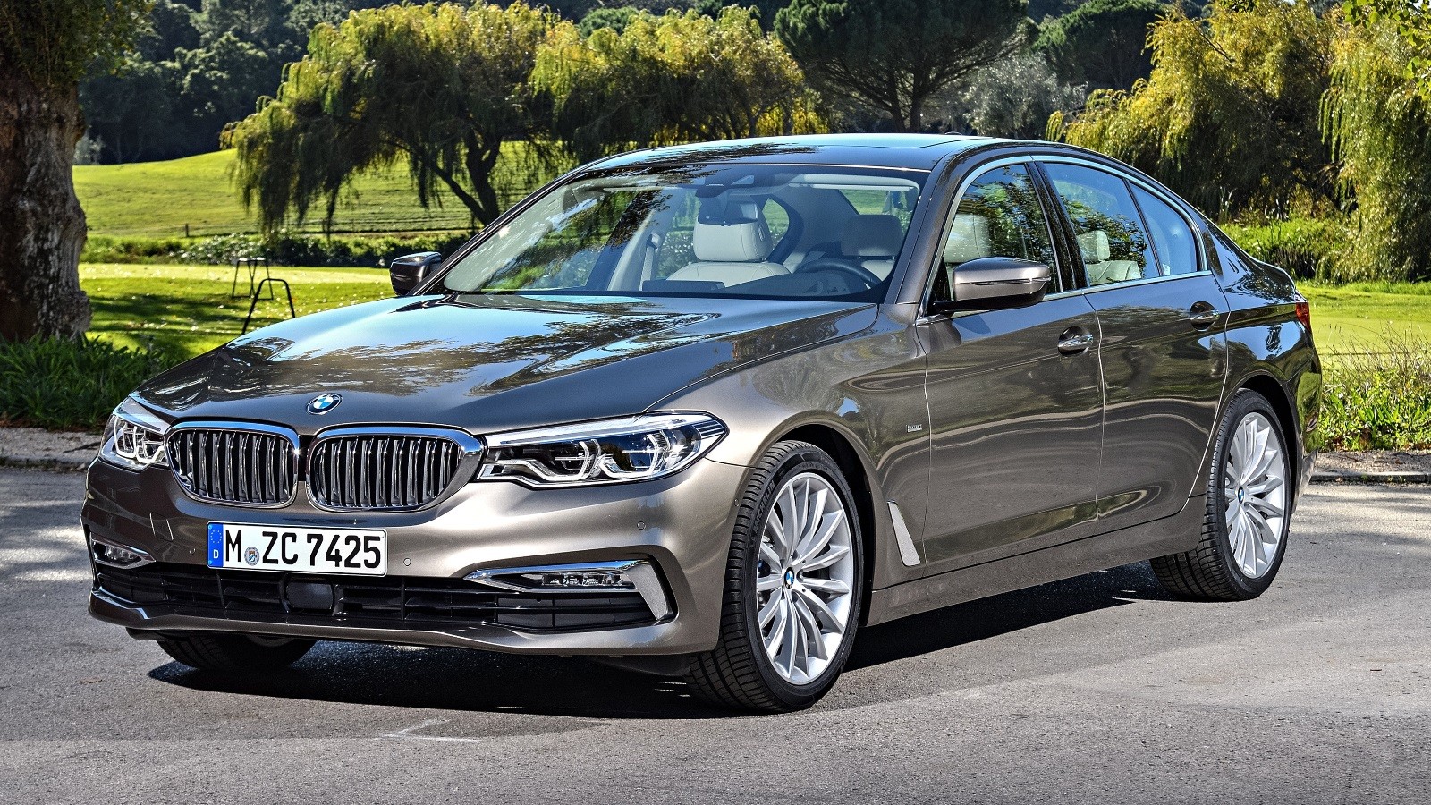 На фото: BMW 5 Series