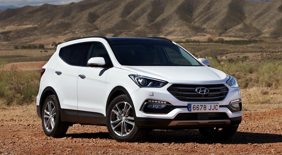 На фото: Hyundai Santa Fe Premium