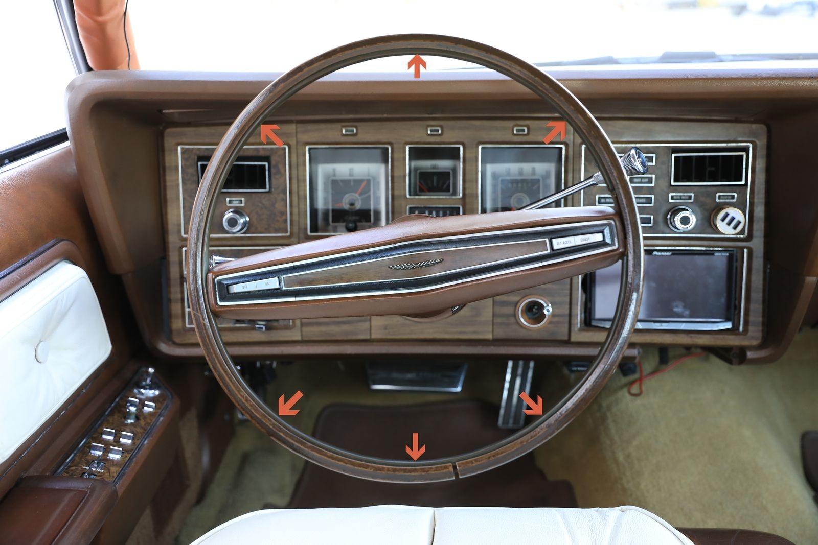 Запчасти за копейки и любовь Брежнева: опыт владения купе Lincoln Continental Mark IV