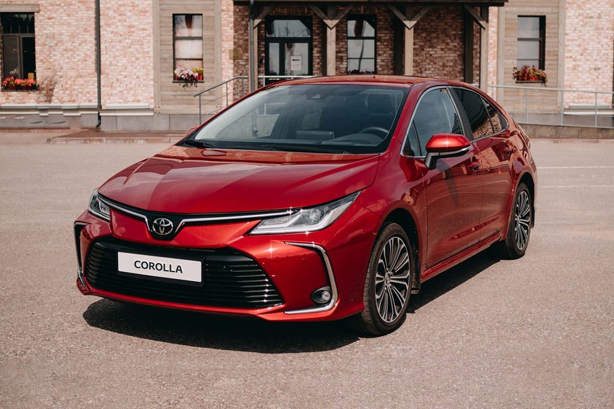 Toyota обновила седан Corolla на фоне спада продаж в России