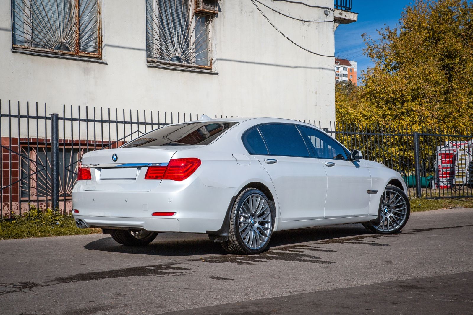 BMW 7er F01 с пробегом: вода в дверях и кузов, который нельзя восстановить после ДТП