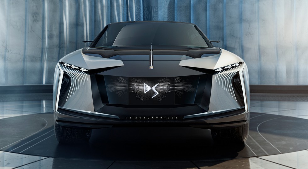 Купеобразный кроссовер DS: 680 л.с., 2,8 секунды до «сотни» и солома в салоне