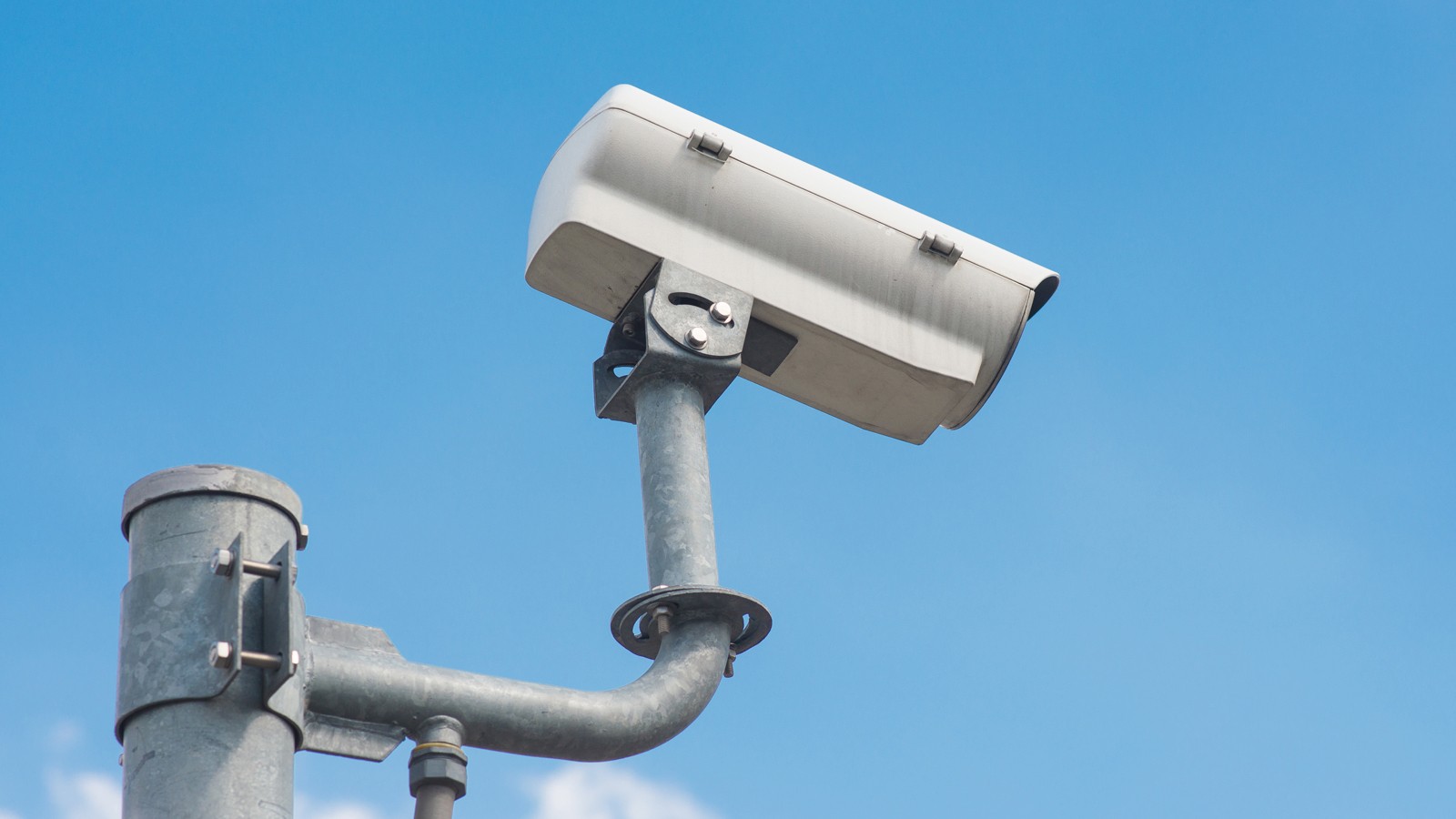 The traffic security CCTV camera operating on road detecting tra