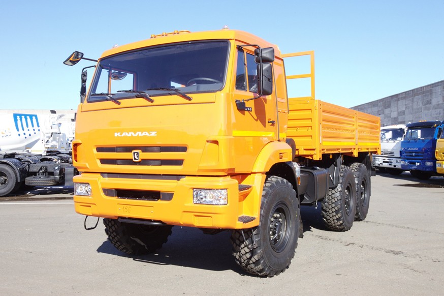 Проблемы КАМАЗа: производитель грузовых автомобилей будет использовать российские запчасти