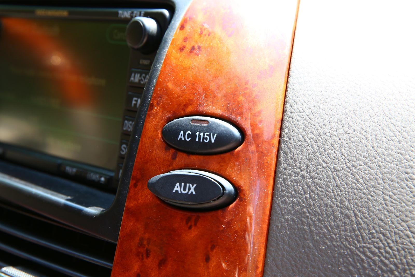 Кожа, V6 и постоянный (!) полный привод: опыт владения Toyota Sienna 2007 года