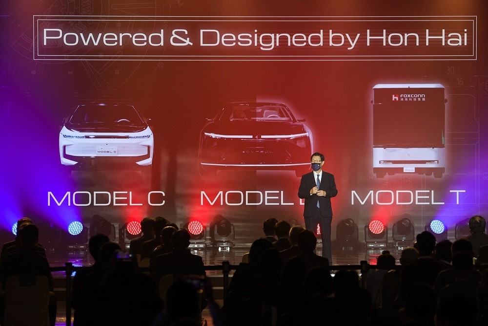Тайваньский IT-гигант Foxconn представил три электромобиля с именами в стиле Tesla
