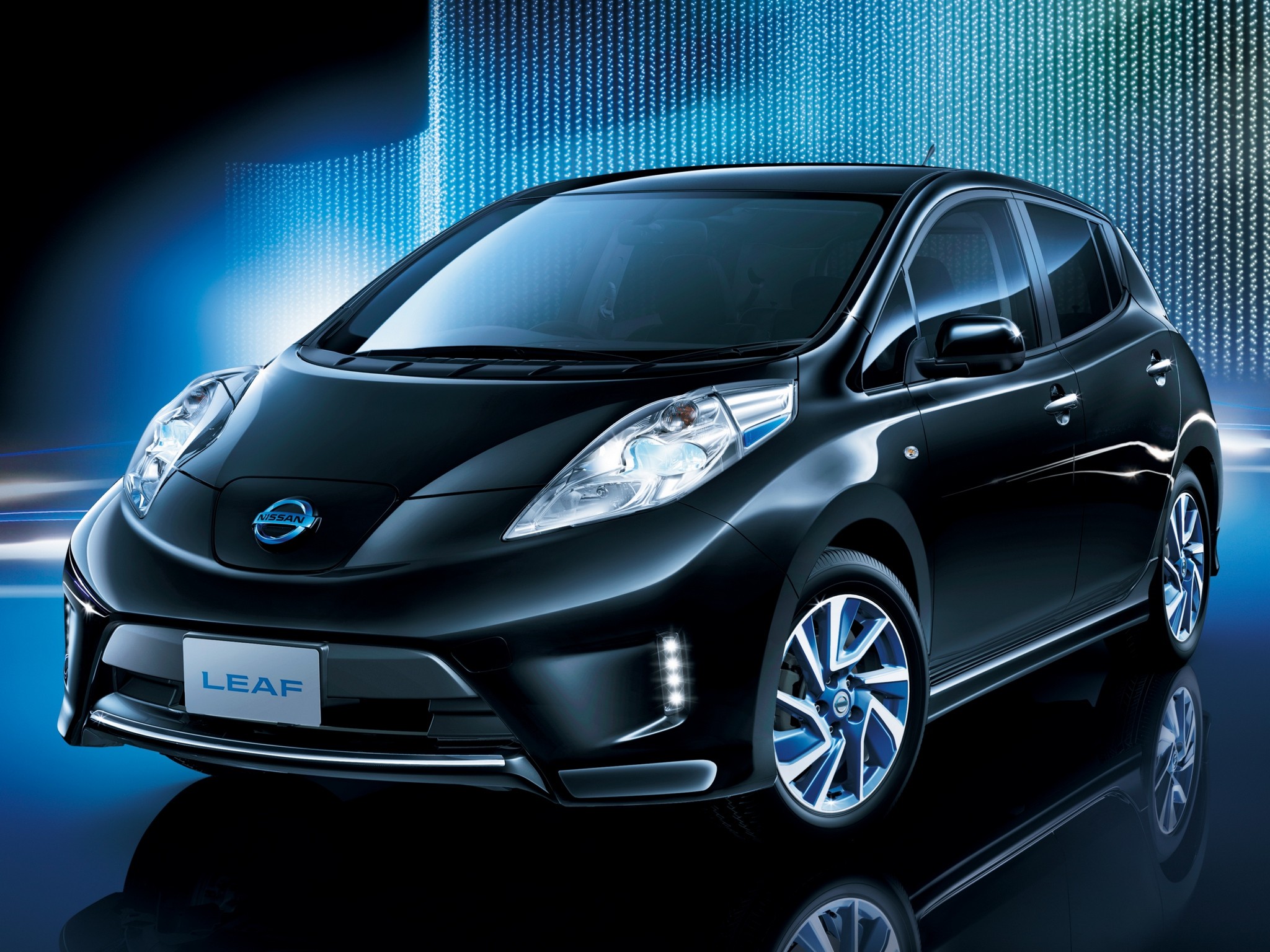 Nissan Leaf хочет стать кроссовером