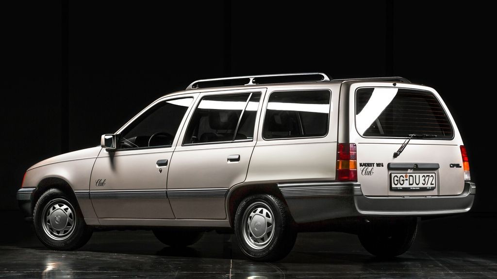 Брат на сестру: сравнение Opel Kadett E и Daewoo Nexia
