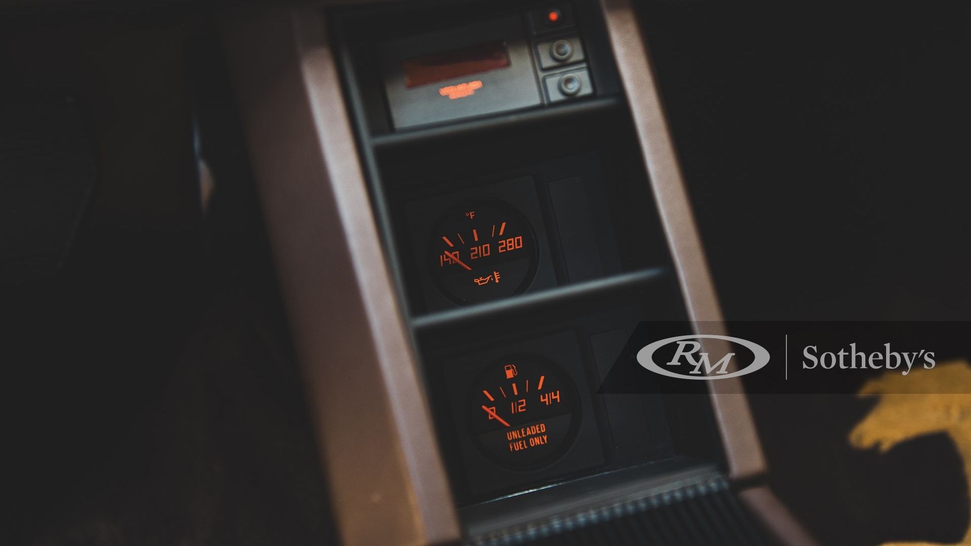 Легендарная Ferrari Testarossa с маленьким пробегом выставлена на продажу