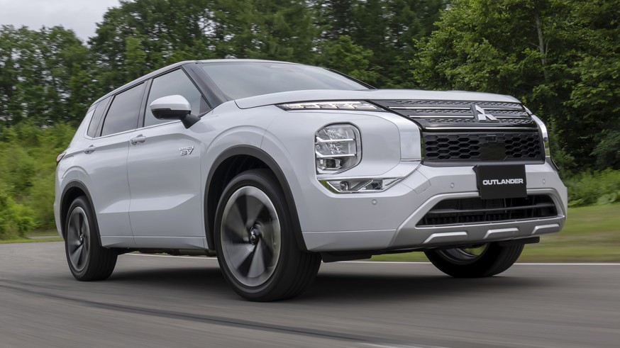 Mitsubishi рассекретила Outlander PHEV второго поколения: запас хода в электрорежиме подрос
