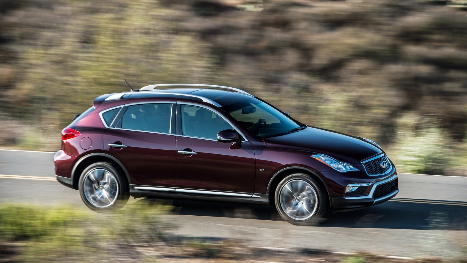 На фото: Infiniti QX50 '2015–н.в.