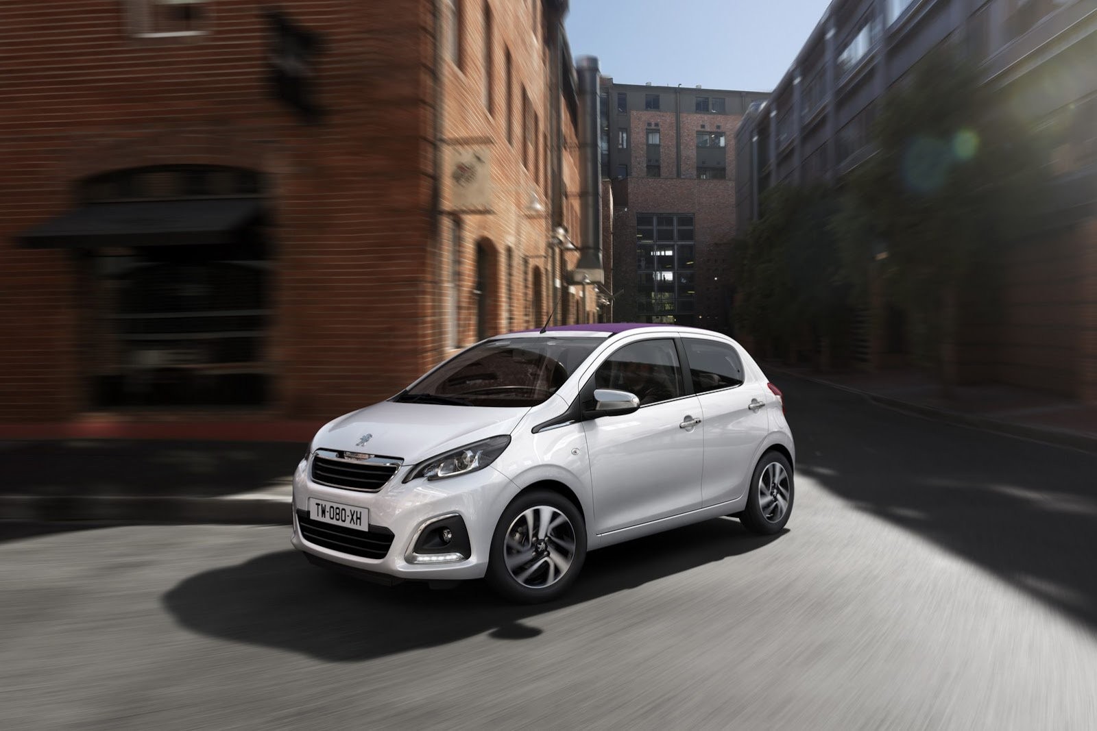 Цена Peugeot 108 сопоставима со стоимостью нового Citroen C1