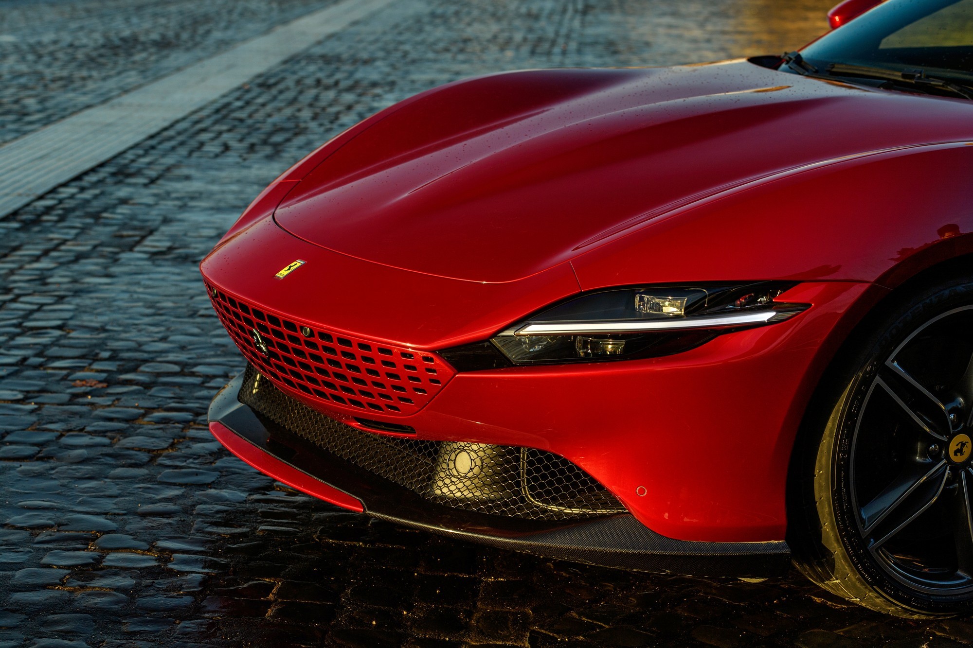 Ferrari в 2022 году: новый рекорд продаж, рабочим дадут по 13 500 евро премии