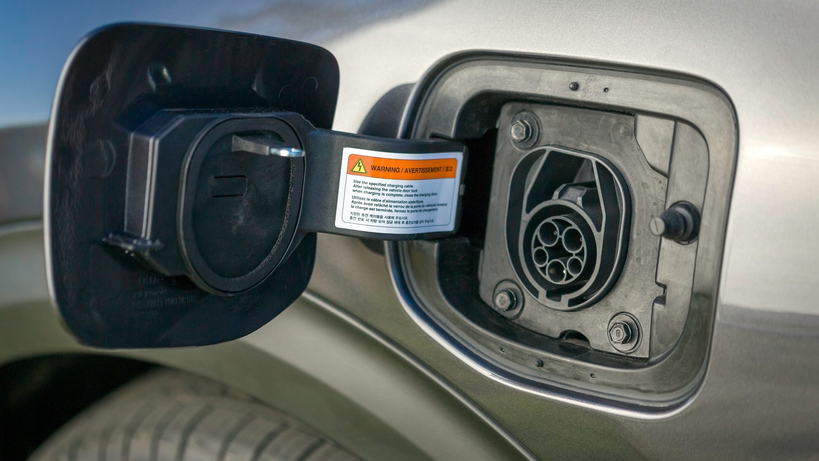 KIA Plug-In Hybrid зарядка