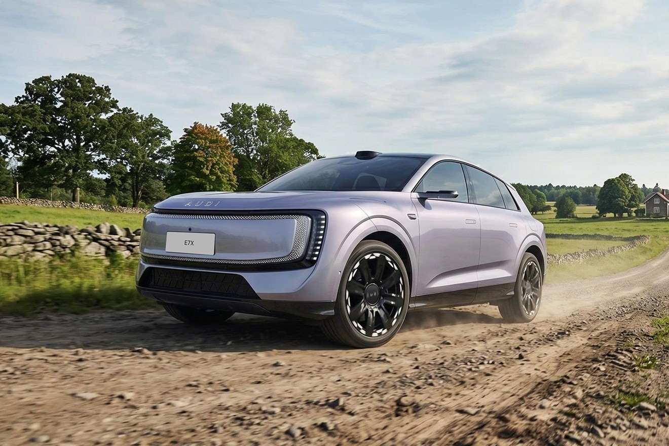 AUDI E7X выходит на рынок: без колец, но с богатым оснащением и достойной техникой