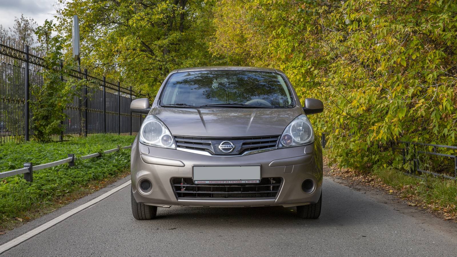 Ниссан ноут е11. Nissan Note внедорожник. Ниссан ноут с прицепом. М945 Ниссан ноут Верея. Недоработки Ниссан ноут.