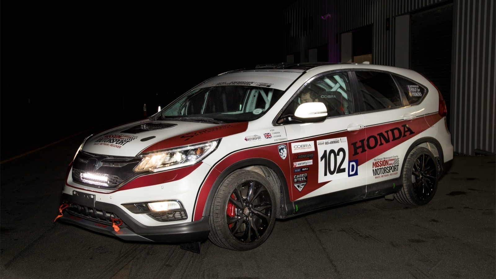 123604_Honda_UK_and_Mission_Motorsport_create_first_ever_CR_V_diesel_race_car_for
