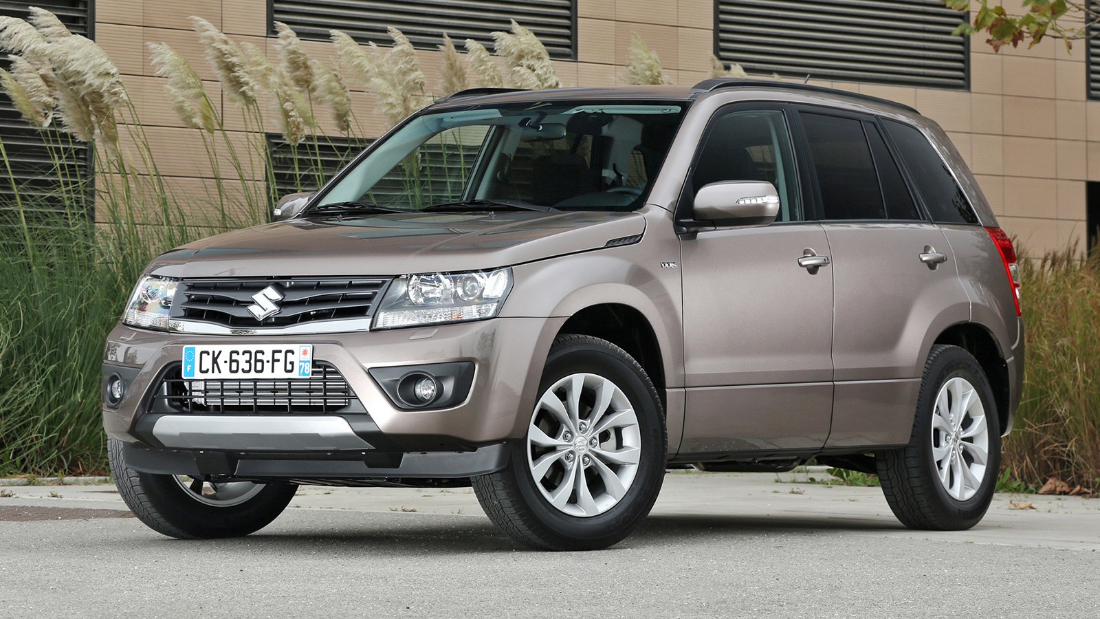 suzuki_grand_vitara_5-door_3-1600x0-c-default