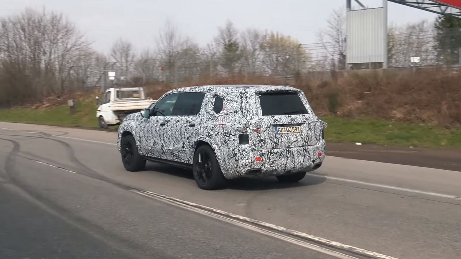 mercedes-benz-gls-2020-2