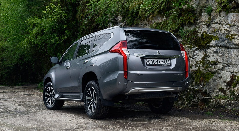 mitsubishi_pajero_sport_004