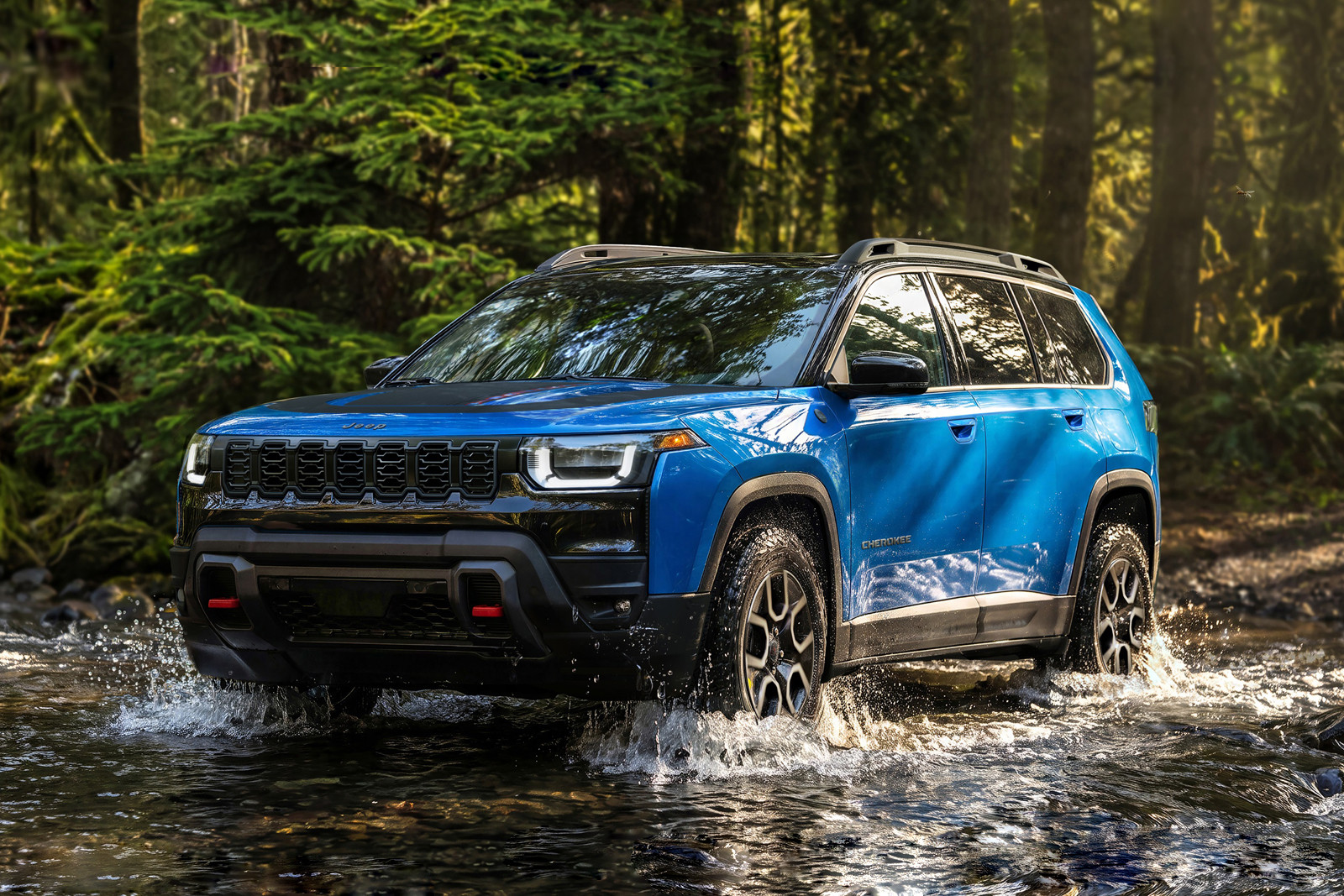 Кроссовер Jeep Cherokee обзавёлся несколькими новыми версиями