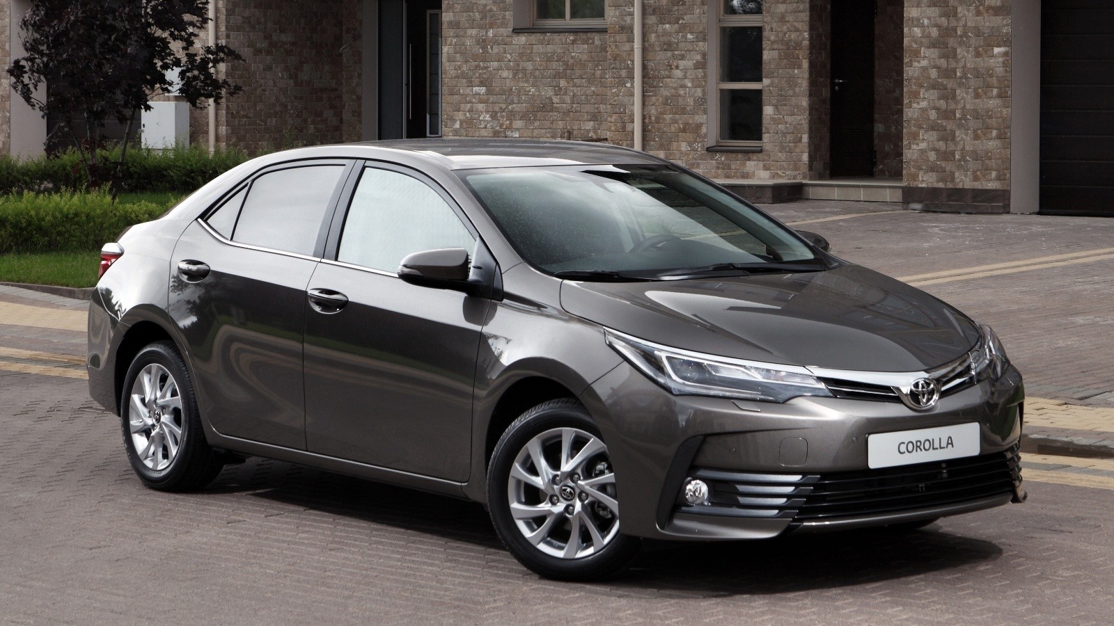 На фото: обновленная Toyota Corolla