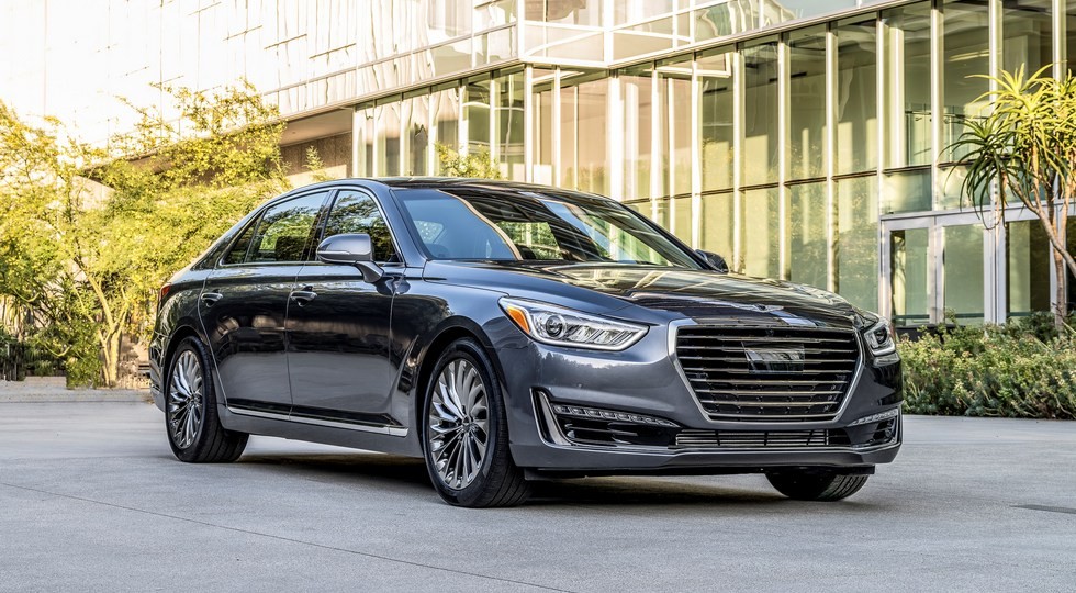 На фото: Genesis G90