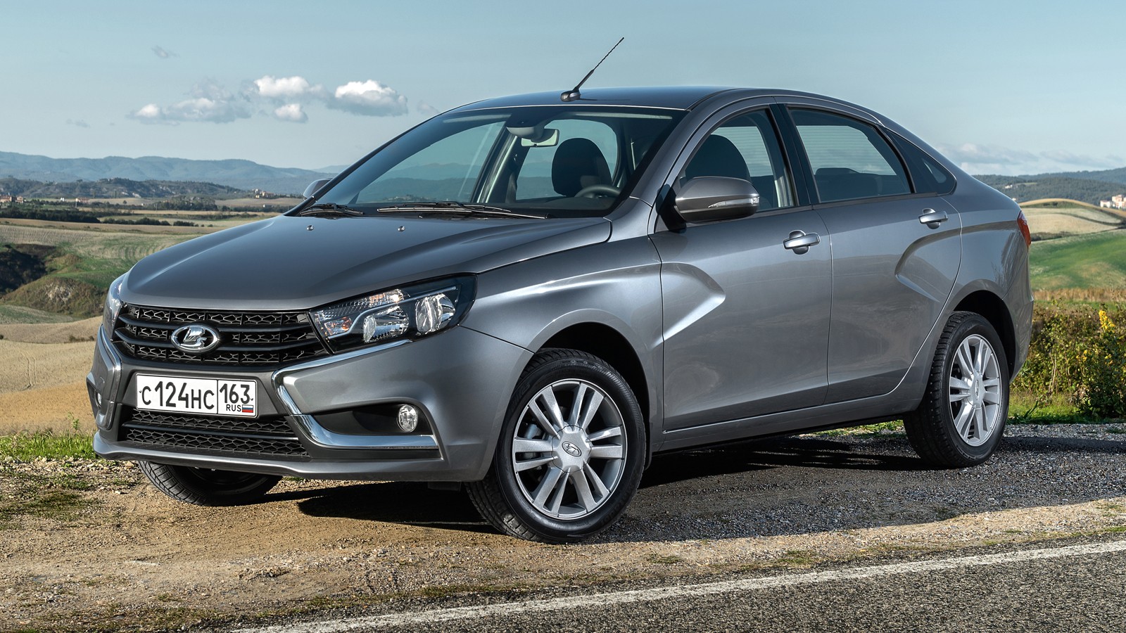 На фото: Lada Vesta