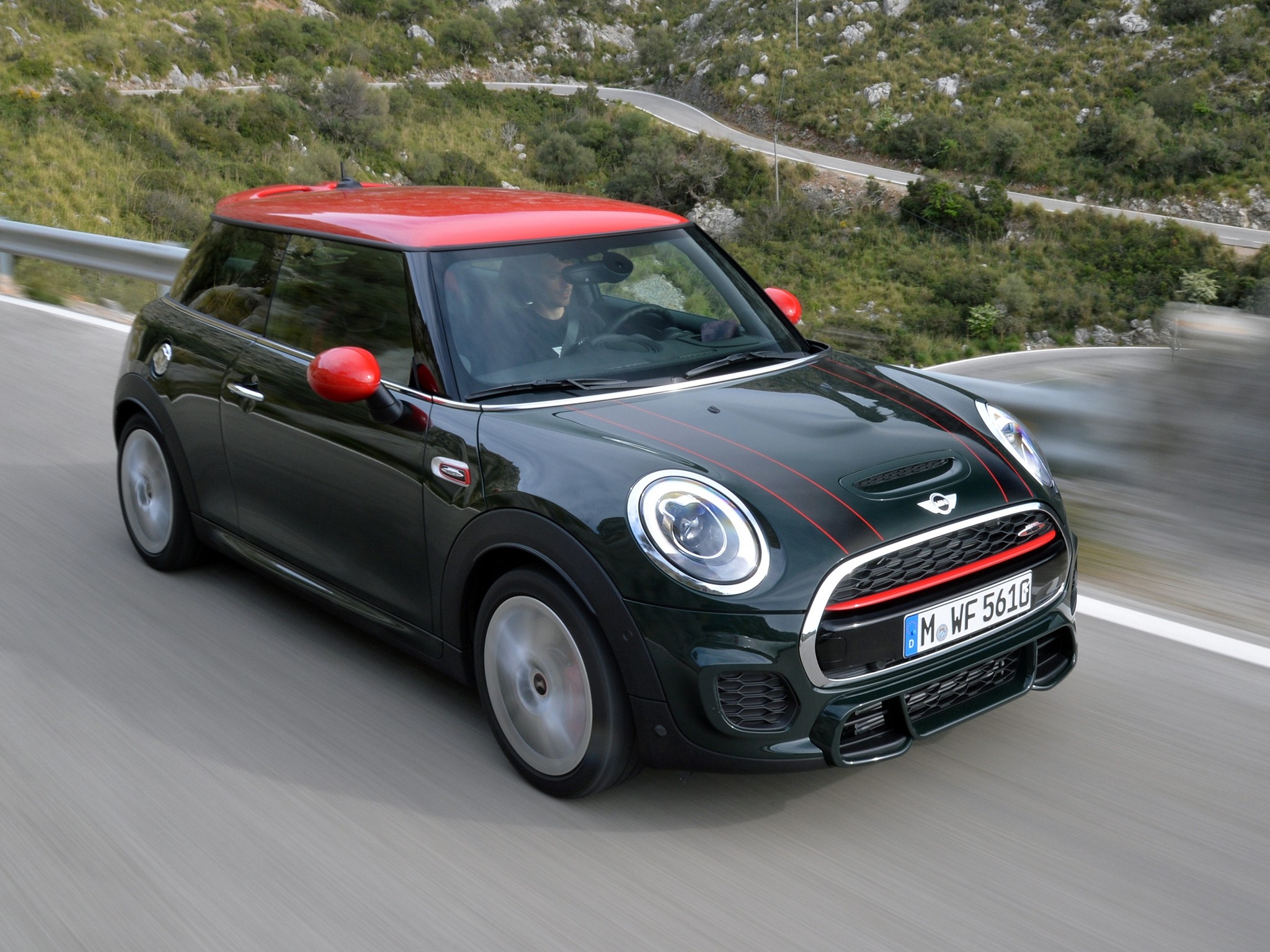 Мощный мини. Mini Cooper JCW 2015. Mini John Cooper works 202. Мини Купер флагман. Бентли мини Купер автомат.