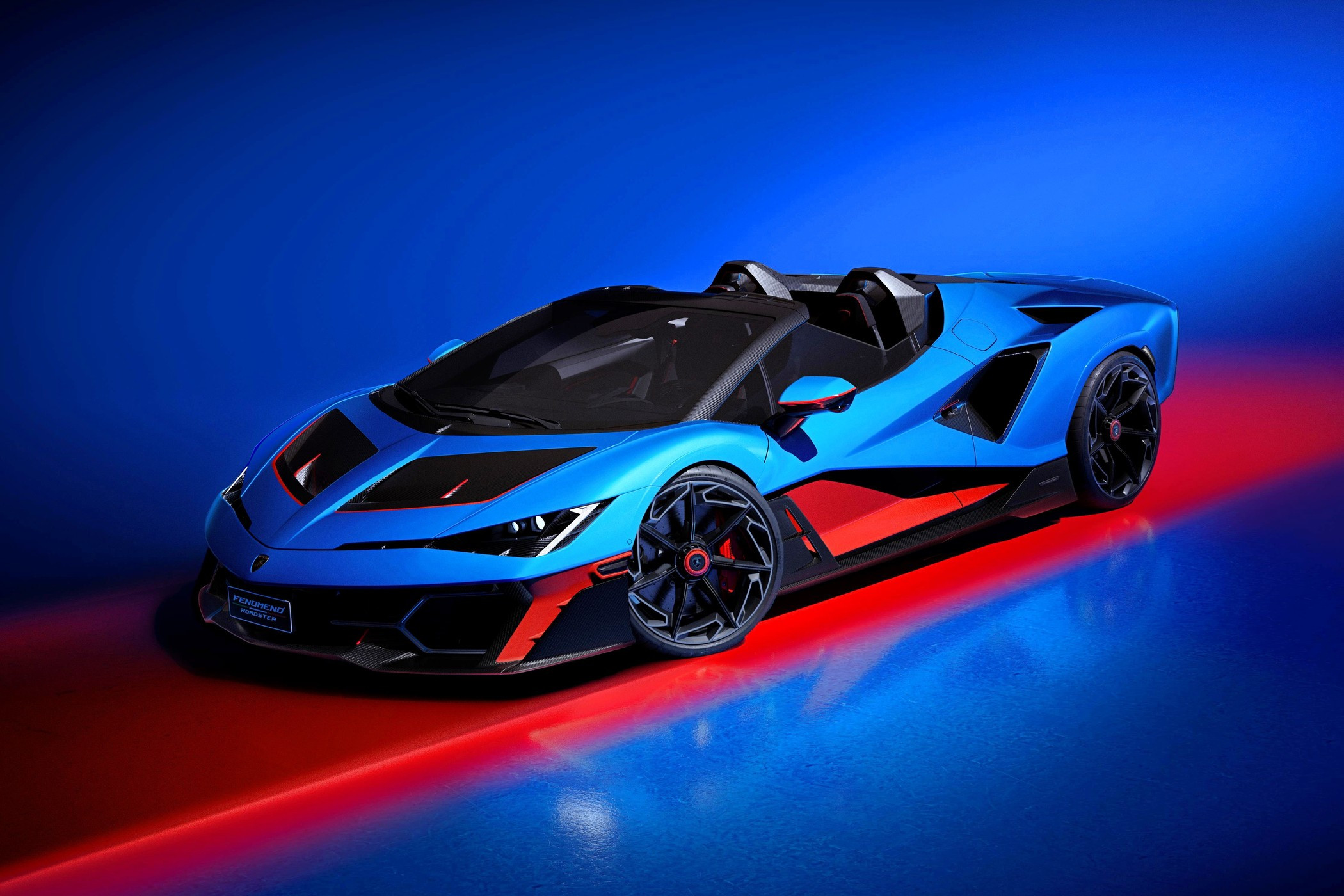 Lamborghini Fenomeno Roadster: космическая цена, ревущий V12 и никакой защиты от дождя
