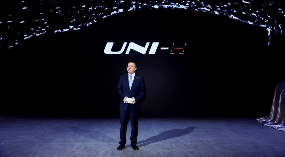 Changan расширяет линейку Uni: полноприводный кросс размером с Lexus RX, седан и другие