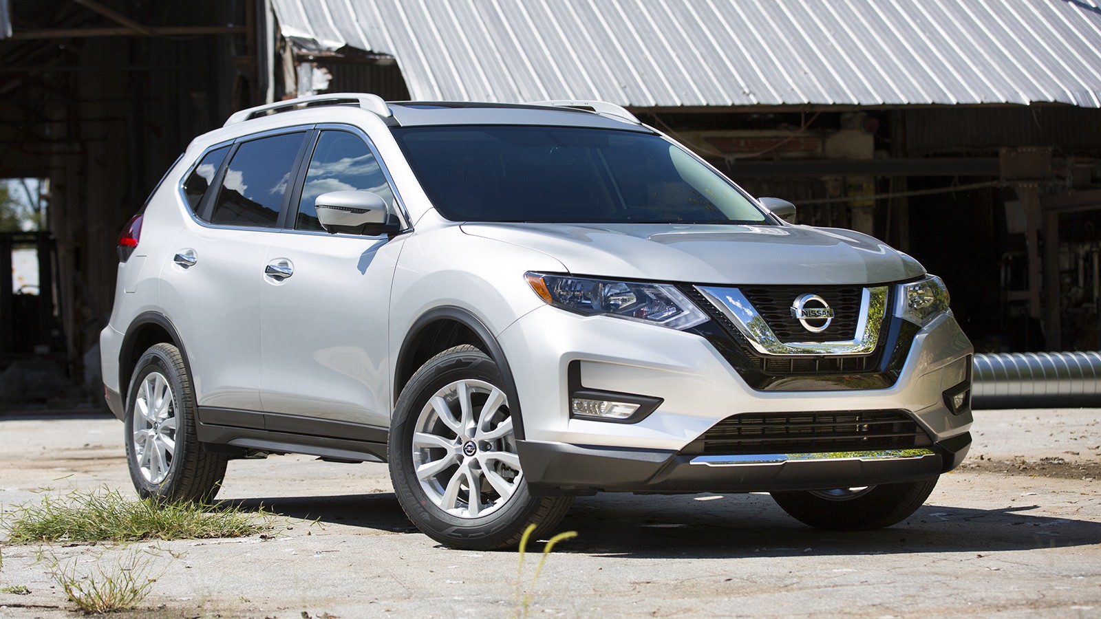 На фото: Nissan Rogue