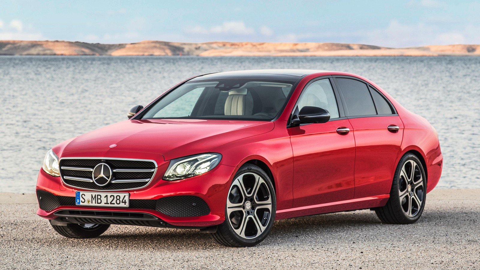 На фото: Mercedes-Benz E-Class
