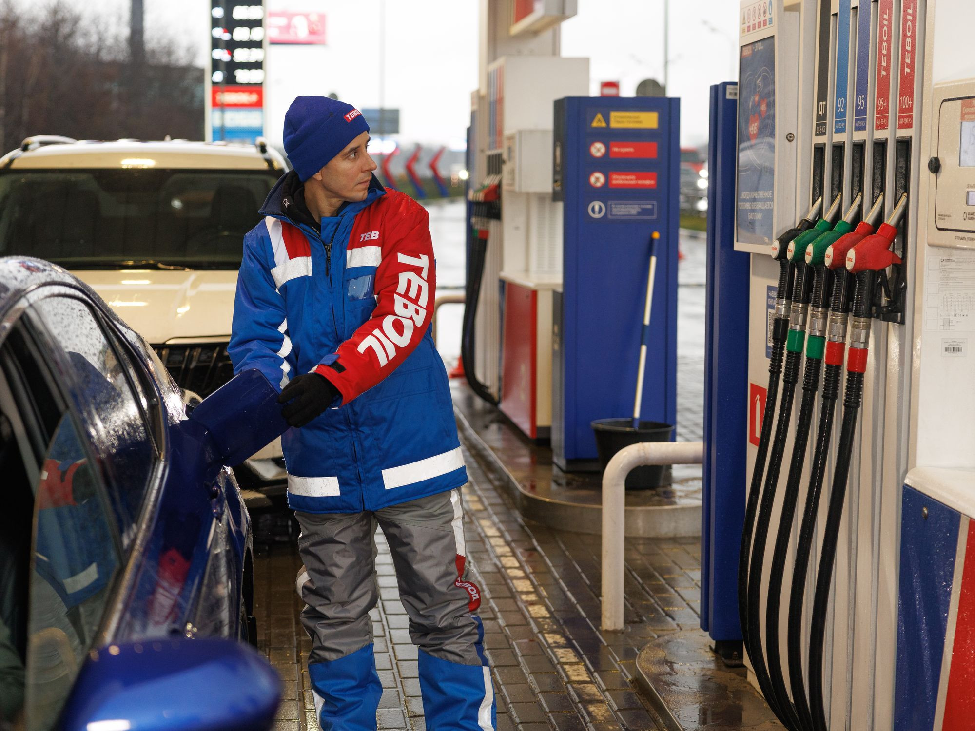Заправиться у Димы Гордея и попытаться выиграть миллион баллов: День клиента на АЗС Teboil