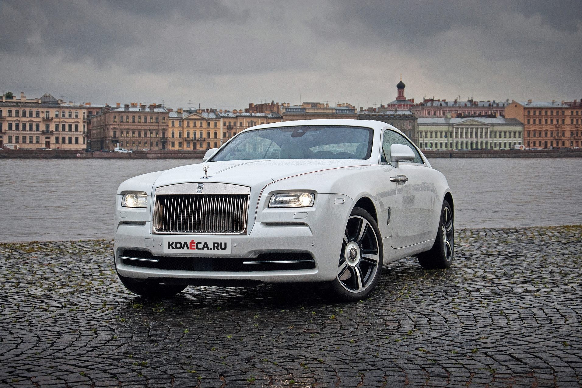   - Rolls-Royce Wraith -     