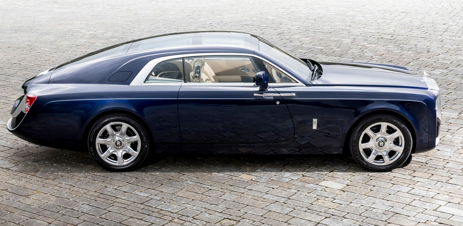 На фото: Rolls-Royce Sweptail '2017