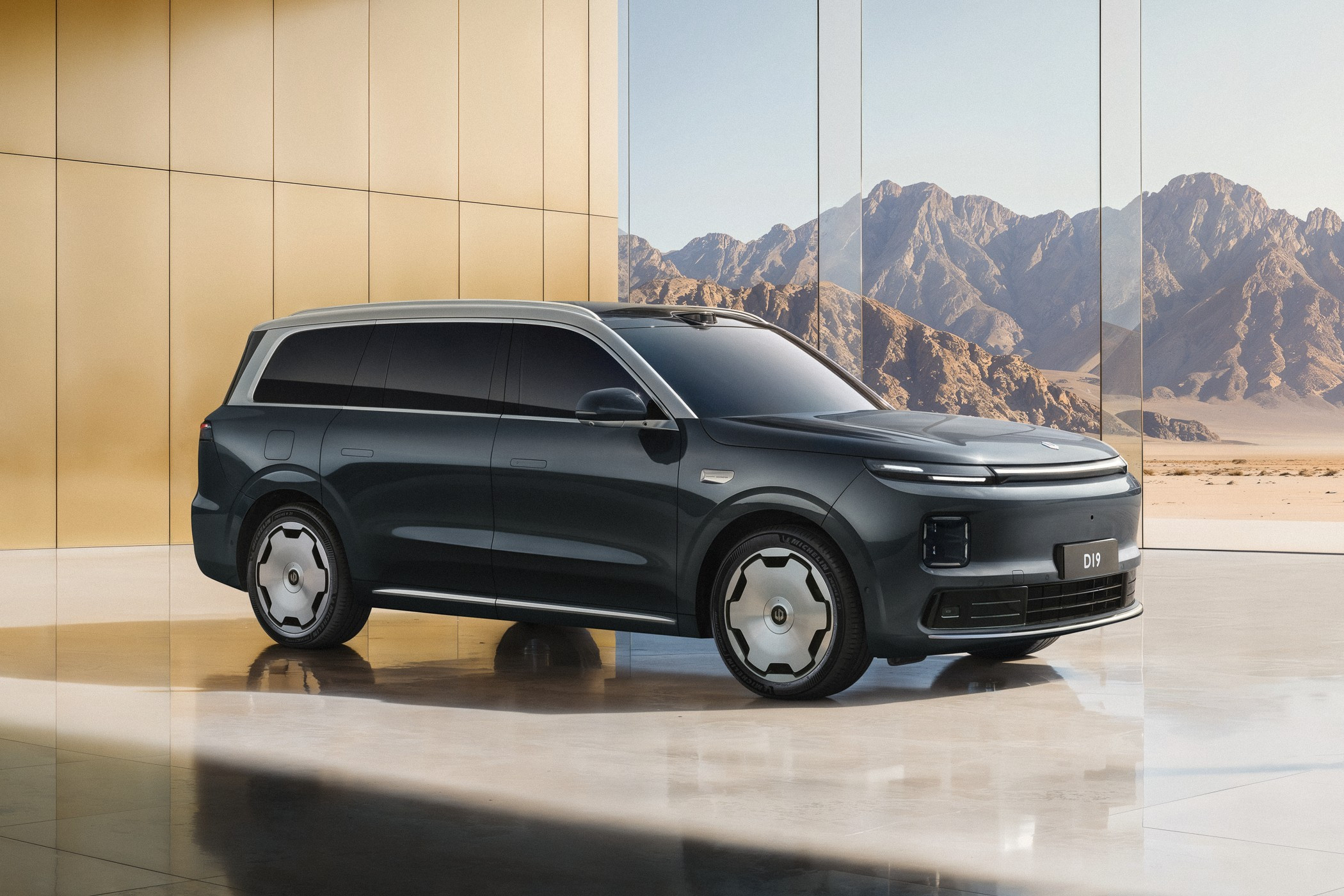 Leapmotor D19 выходит на рынок: 1000 вольт, богатое оснащение и очень агрессивные цены