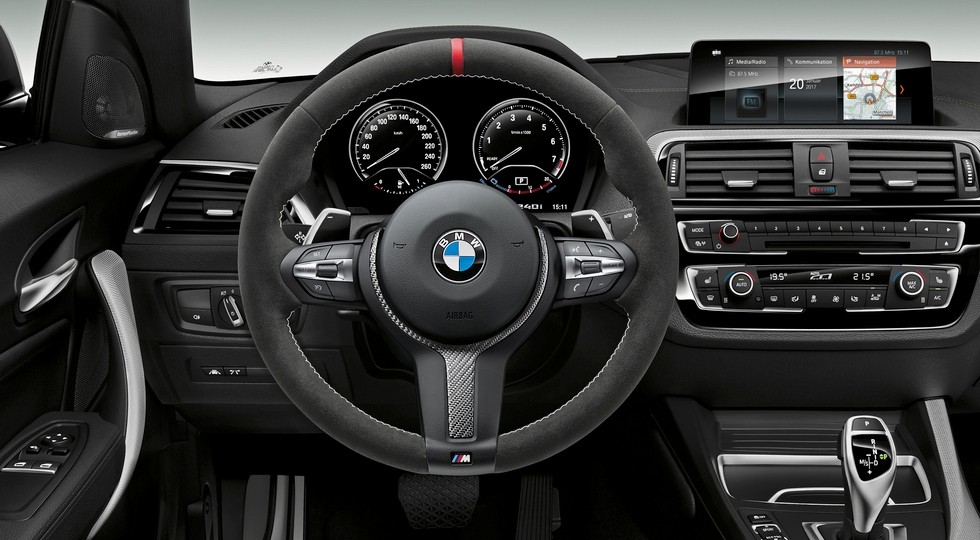 P90259145_highRes_the-new-bmw-m240i-m-